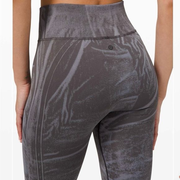 lululemon ebb to street tight leggings in wash - Picture 4 of 12